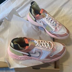 NWT JORDAN DELTA BREATHE IN WHITE/ GUAVA ICE-CAMELLIA 10.5